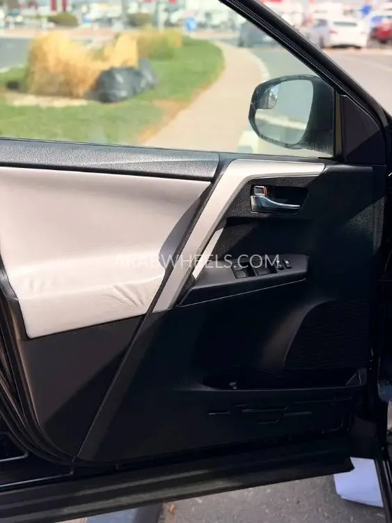 Toyota Rav4 2016 for Sale in Dubai Image-12