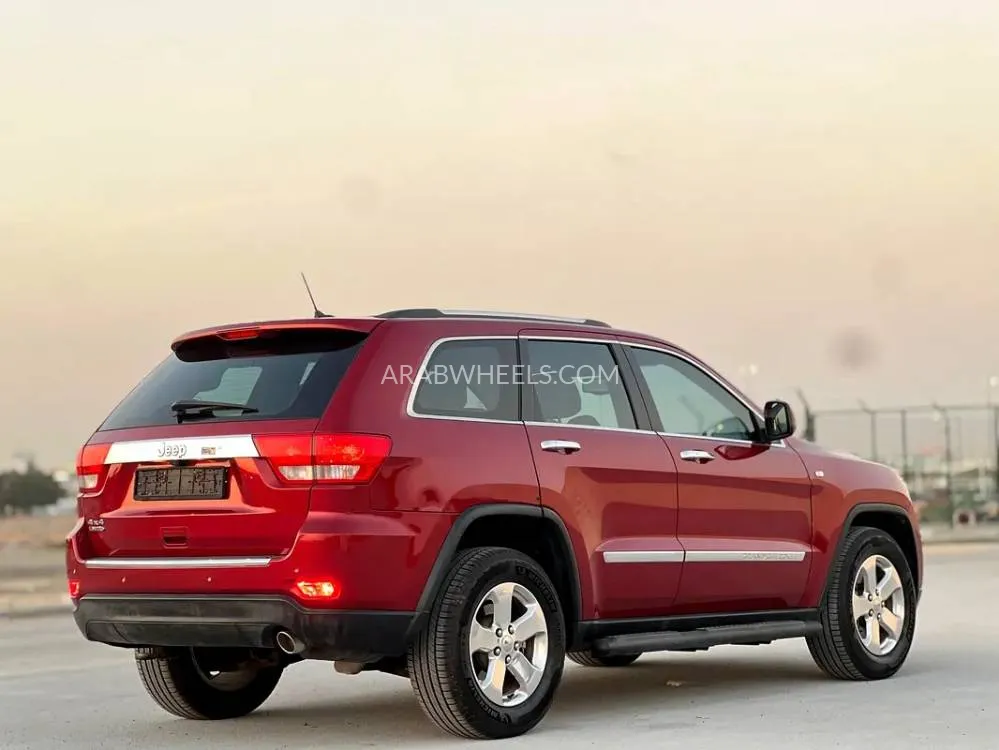 Jeep Cherokee 2012 for Sale in Sharjah Image-4