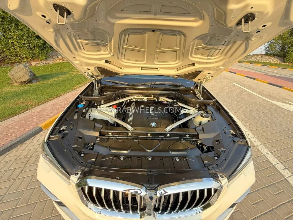 BMW X5 2021 for Sale in Sharjah Image-4