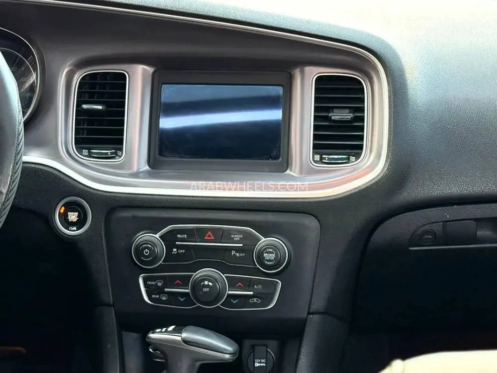 Dodge Charger 2019 for Sale in Sharjah Image-8