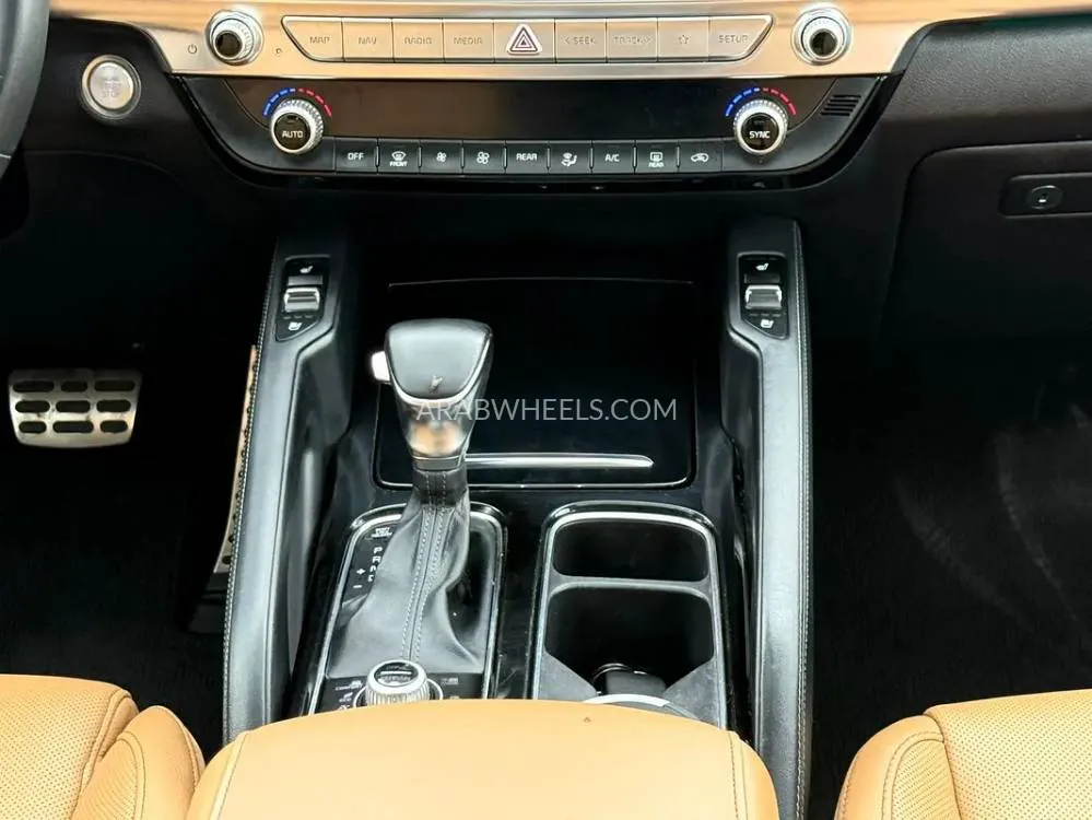 Kia Telluride 2020 for Sale in Sharjah Image-13