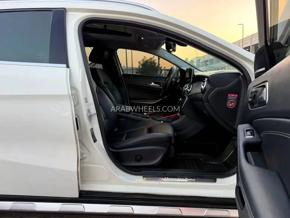 Mercedes Benz GLA 2017 for Sale in Sharjah Image-6