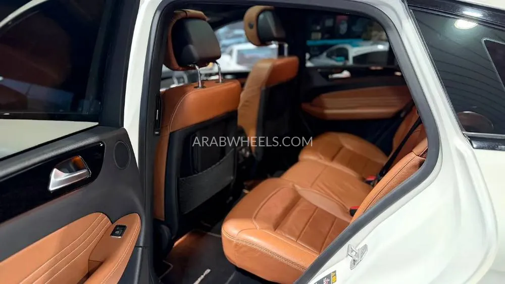 Mercedes Benz GLE Class 2018 for Sale in Dubai Image-3