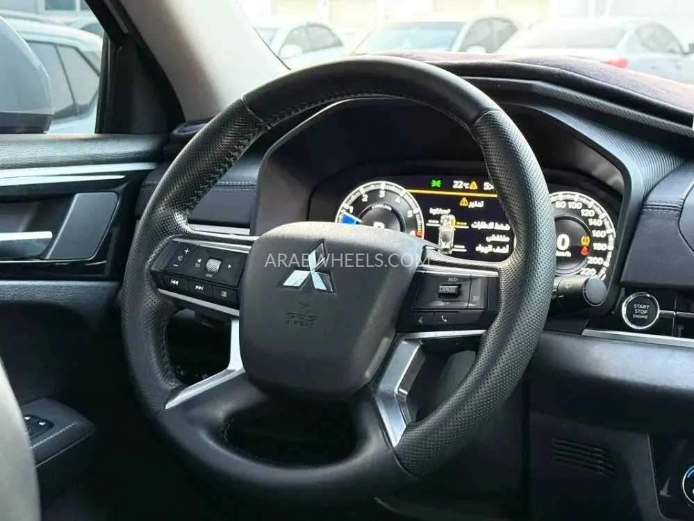 Mitsubishi Outlander 2025 for Sale in Sharjah Image-10