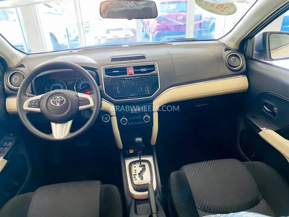 Toyota Rush 2023 for Sale in Sharjah Image-4