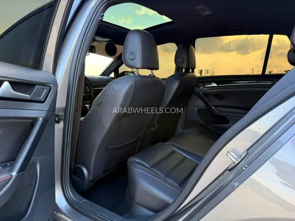  فولكس واجن جولف 2016 for Sale in الشارقة Image-2