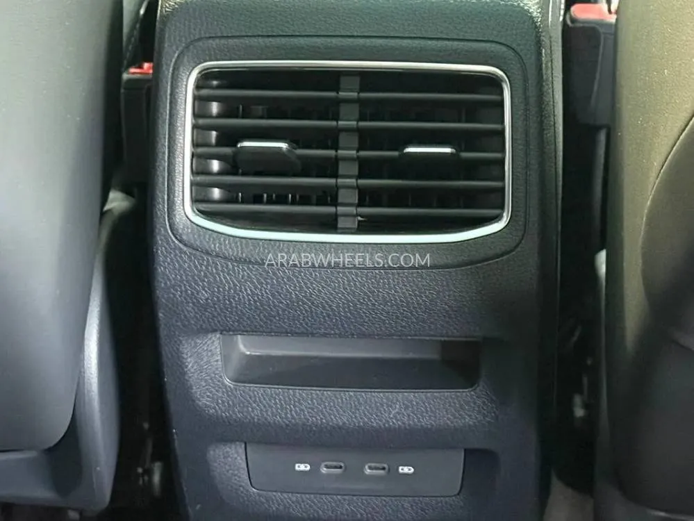  فولكس واجن آي دي. 4 2021 for Sale in الشارقة Image-17