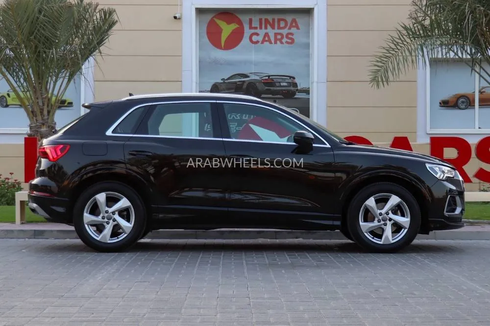 Audi Q3 2020 for Sale in Dubai Image-11