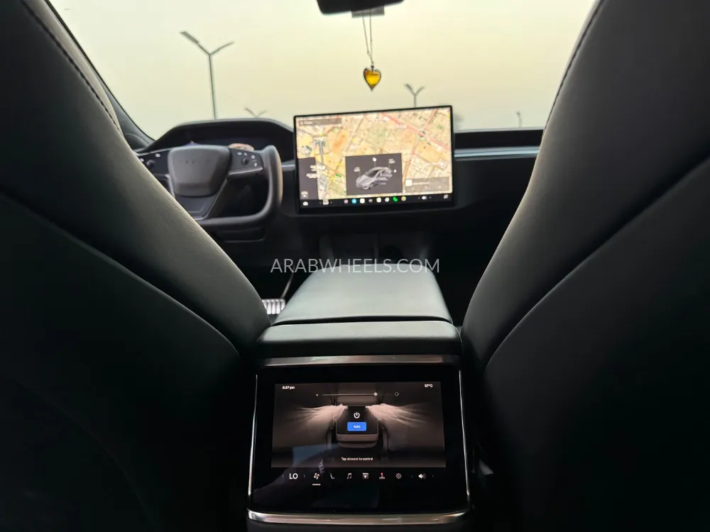 Tesla Model S 2021 for Sale in Sharjah Image-13