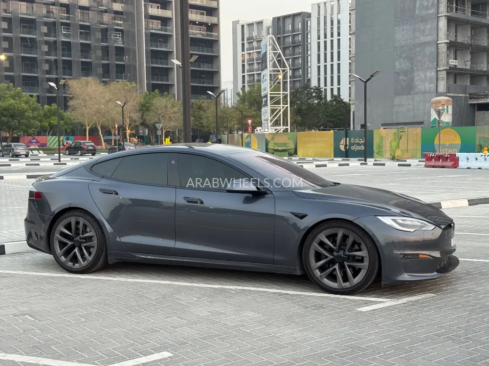 Tesla Model S 2021 for Sale in Sharjah Image-2