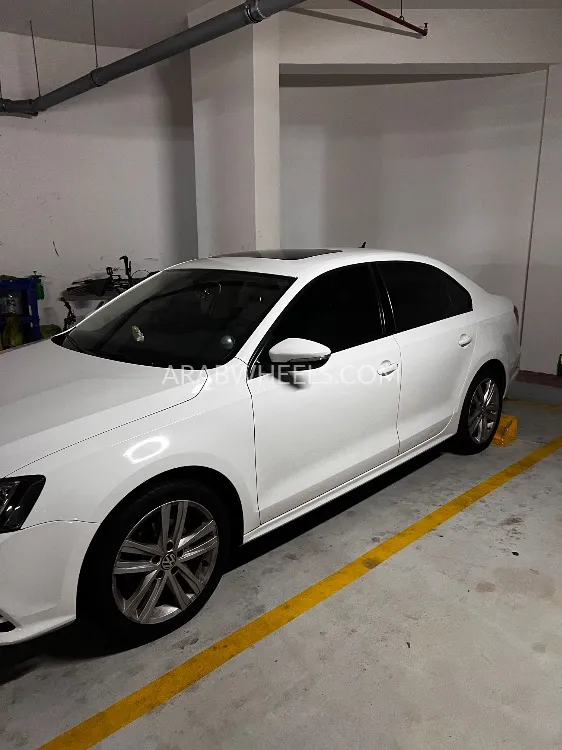 Volkswagen Jetta 2017 for Sale in Dubai Image-8