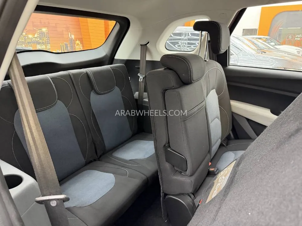 Chevrolet Captiva 2021 for Sale in Dubai Image-14