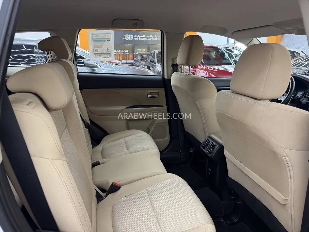 Mitsubishi Outlander 2023 for Sale in Dubai Image-12
