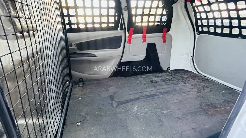 Toyota Avanza 2020 for Sale in Dubai Image-10