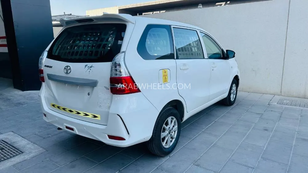 Toyota Avanza 2020 for Sale in Dubai Image-5