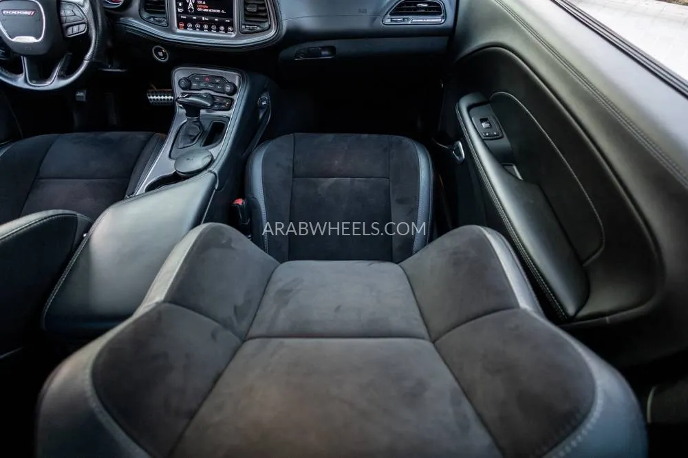 Dodge Challenger 2023 for Sale in Dubai Image-18