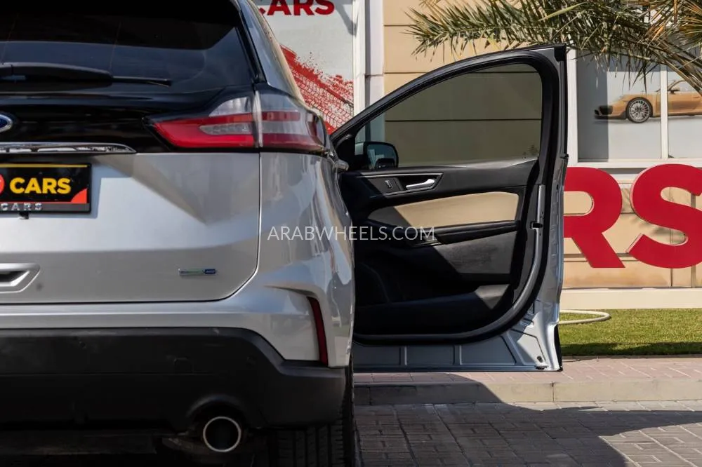 Ford Edge 2019 for Sale in Dubai Image-7