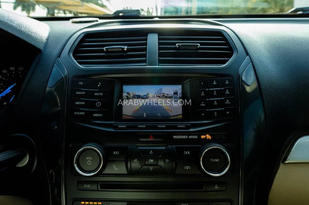 Ford Explorer 2018 for Sale in Dubai Image-20