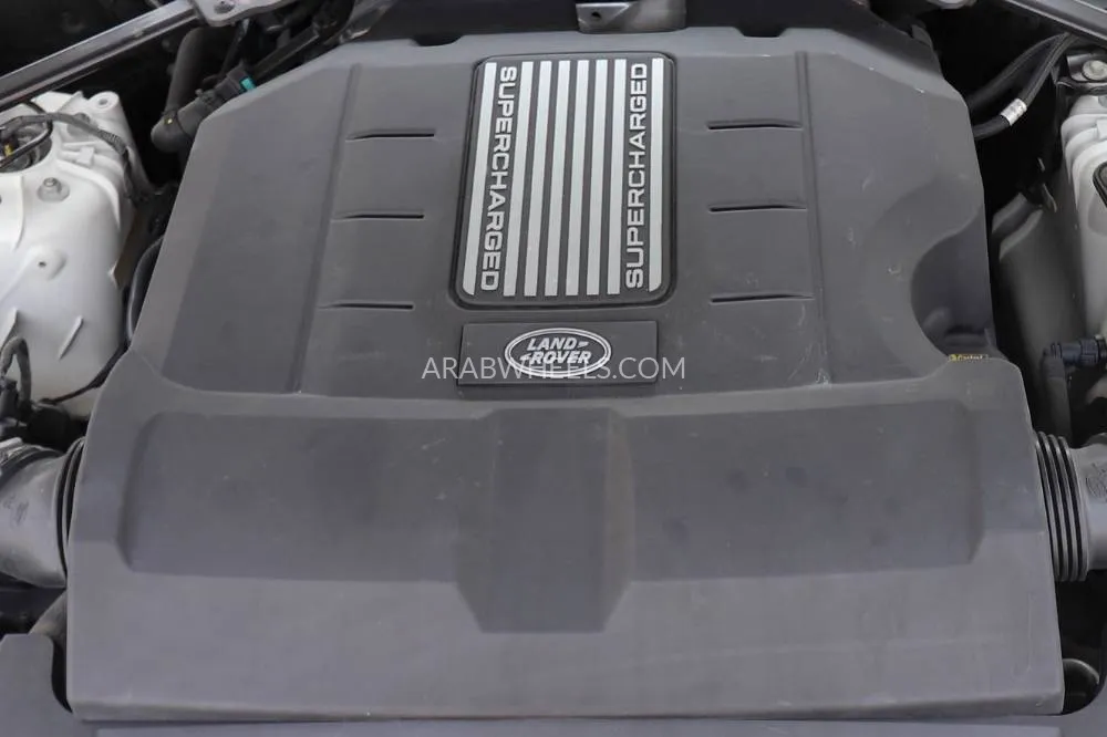 Land Rover Range Rover 2015 for Sale in Dubai Image-11