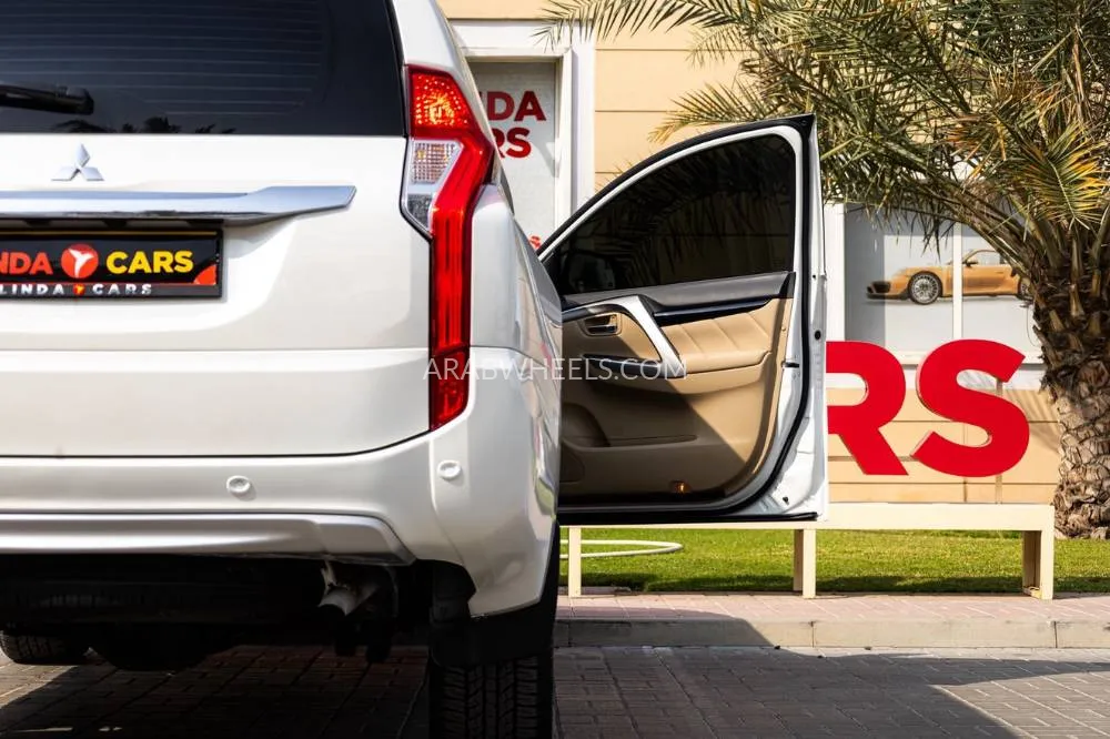 Mitsubishi Montero Sport 2019 for Sale in Dubai Image-7