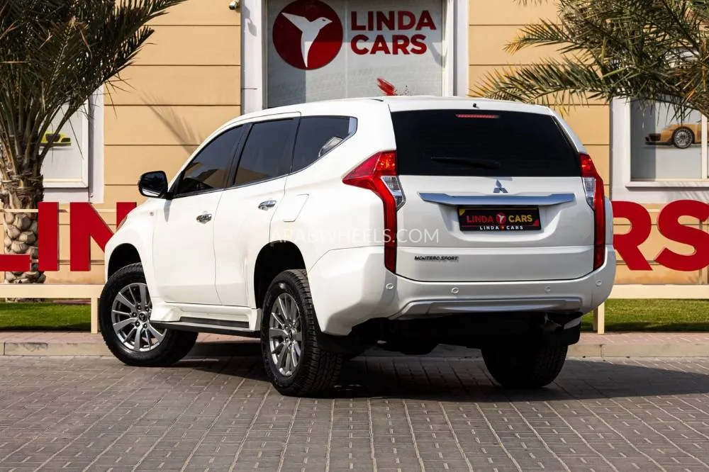 Mitsubishi Montero Sport 2019 for Sale in Dubai Image-9
