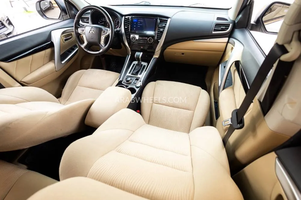 Mitsubishi Montero Sport 2019 for Sale in Dubai Image-17