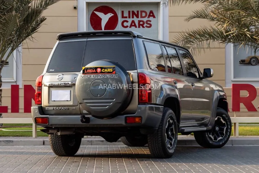 Nissan Patrol 2022 for Sale in Dubai Image-9
