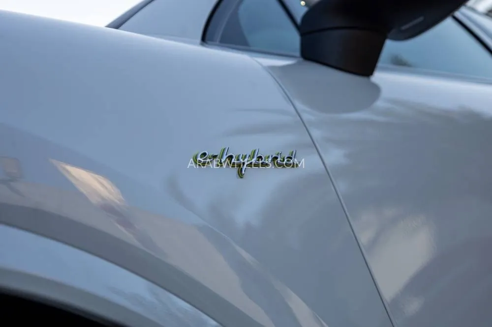 Porsche Cayenne 2019 for Sale in Dubai Image-11
