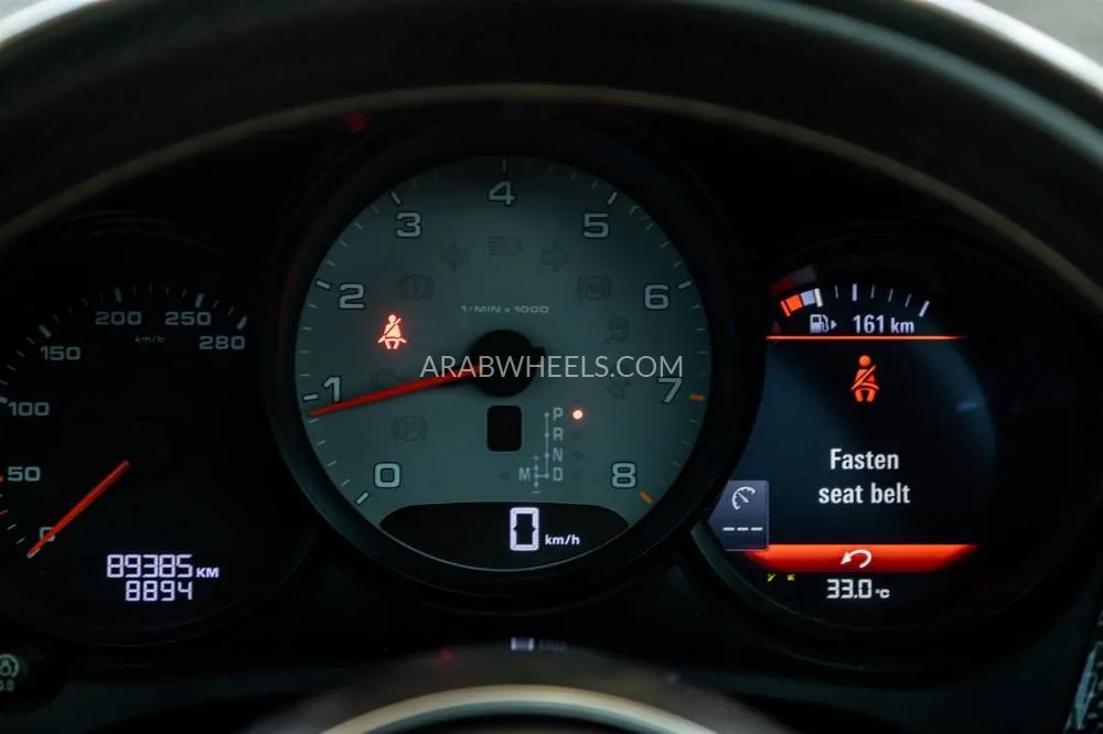 Porsche Macan 2015 for Sale in Dubai Image-18