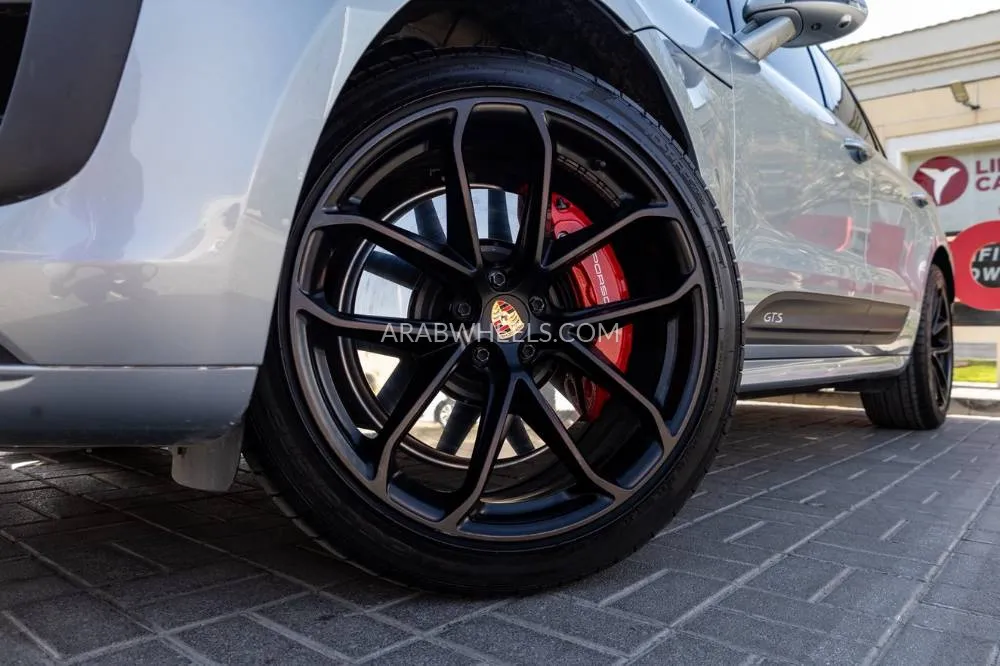 Porsche Macan 2024 for Sale in Dubai Image-11