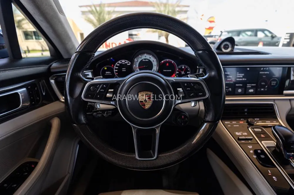 Porsche Panamera 2018 for Sale in Dubai Image-18