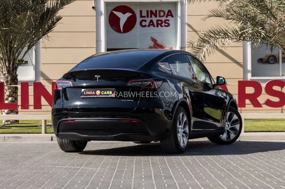 Tesla Model Y 2024 for Sale in Dubai Image-9
