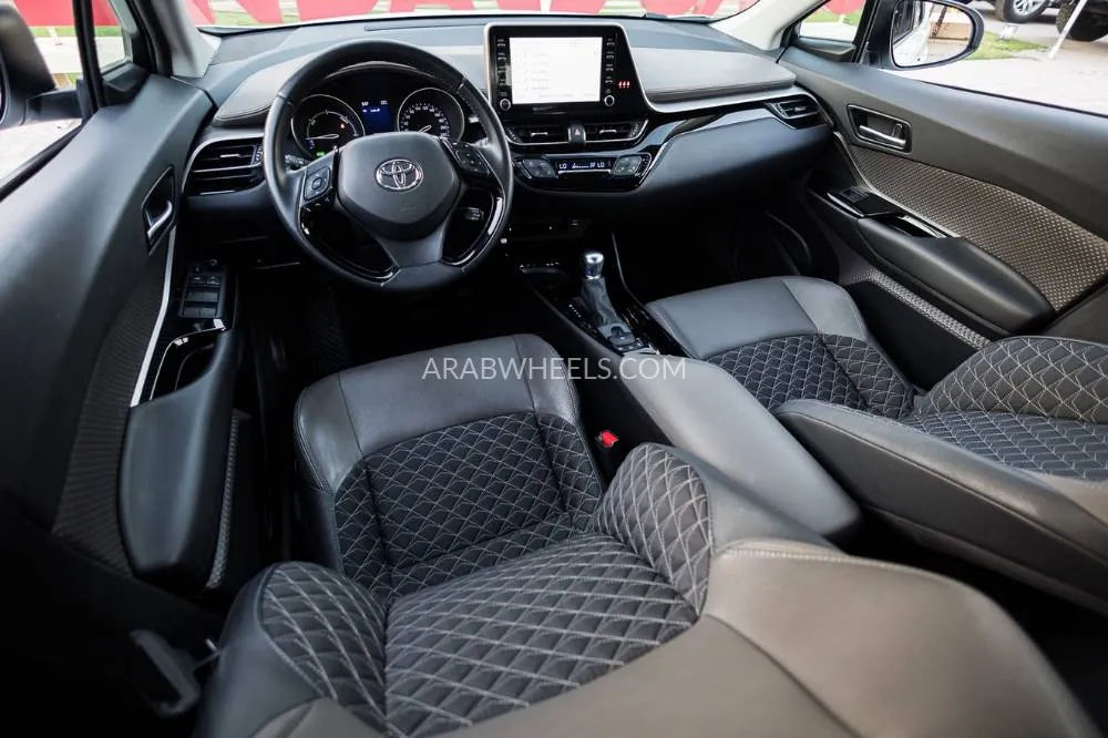 Toyota C-HR 2022 for Sale in Dubai Image-13