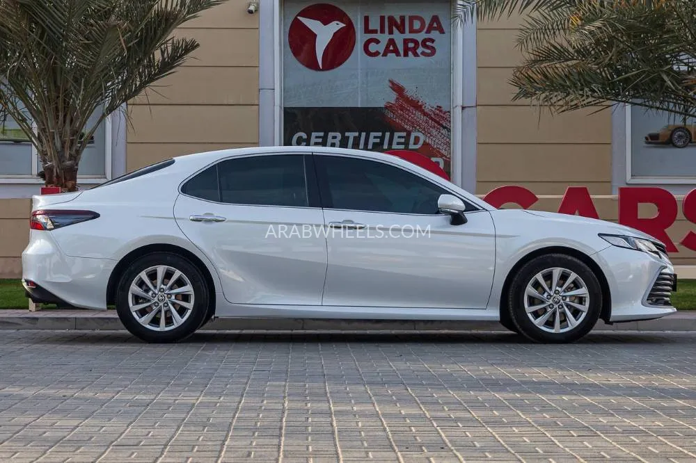 Toyota Camry 2024 for Sale in Dubai Image-9