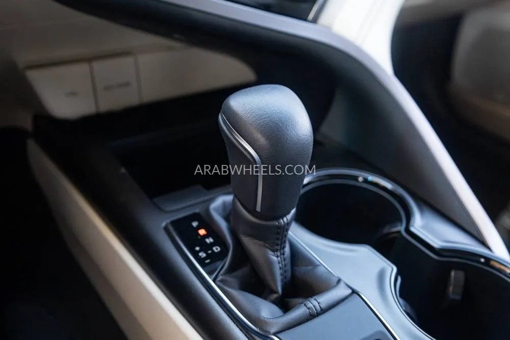 Toyota Camry 2024 for Sale in Dubai Image-20