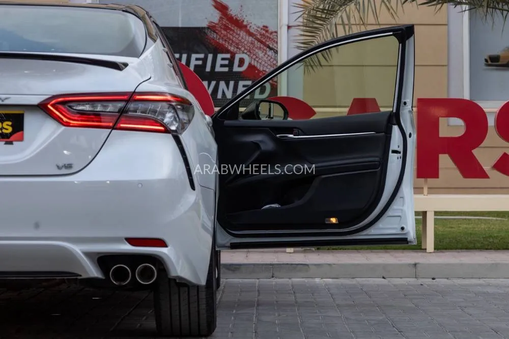 Toyota Camry 2024 for Sale in Dubai Image-7