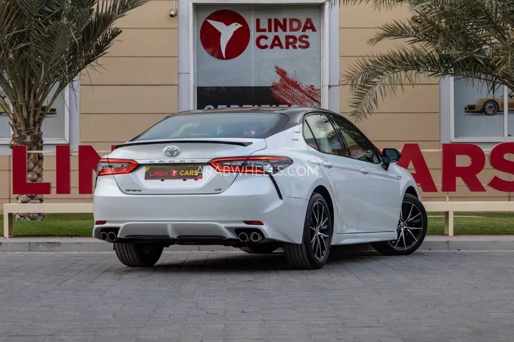 Toyota Camry 2024 for Sale in Dubai Image-9