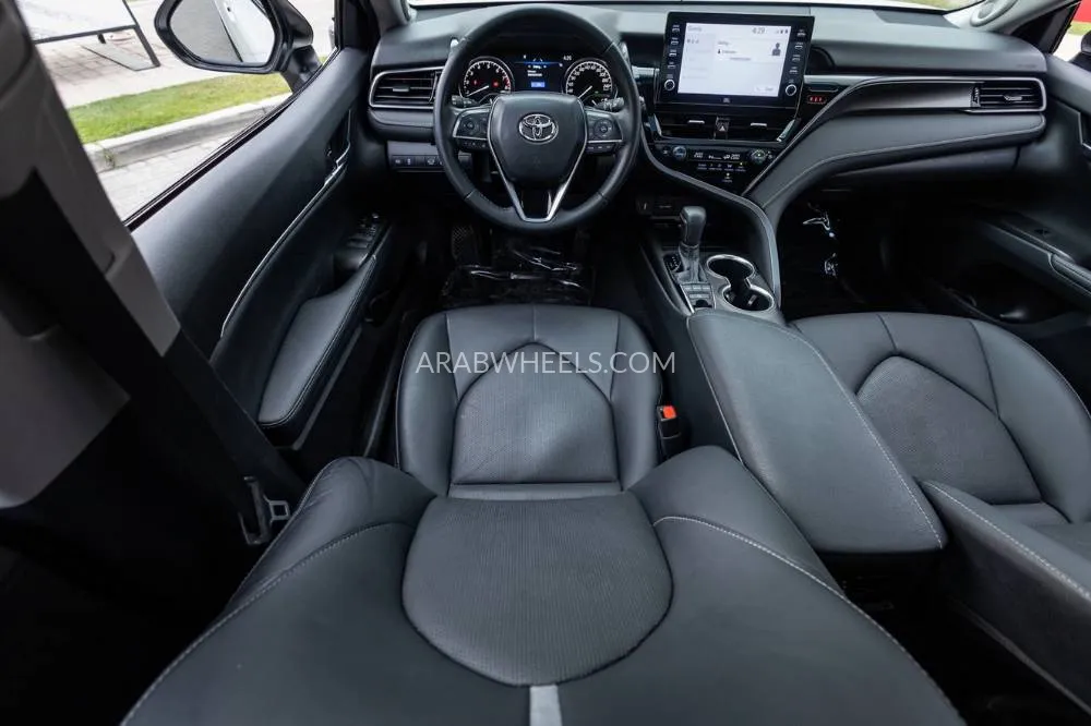 Toyota Camry 2024 for Sale in Dubai Image-17