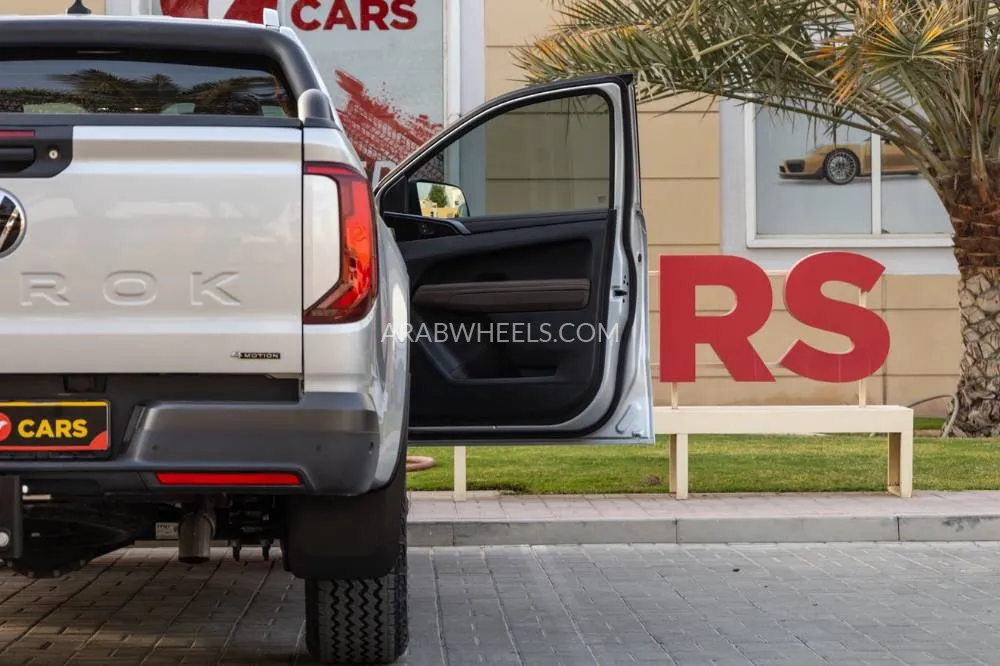 Volkswagen Amarok 2023 for Sale in Dubai Image-7