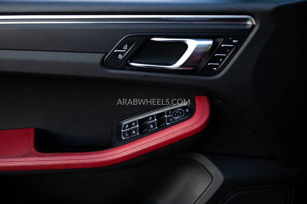 Porsche Macan 2022 for Sale in Dubai Image-11