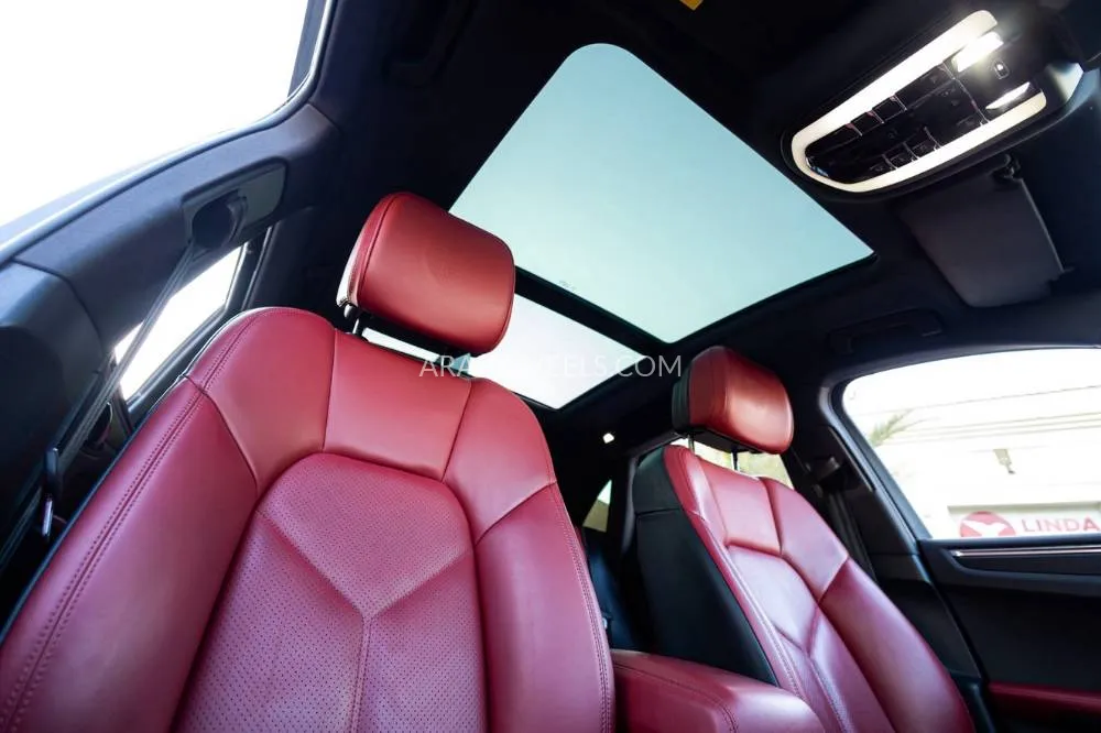 Porsche Macan 2022 for Sale in Dubai Image-23