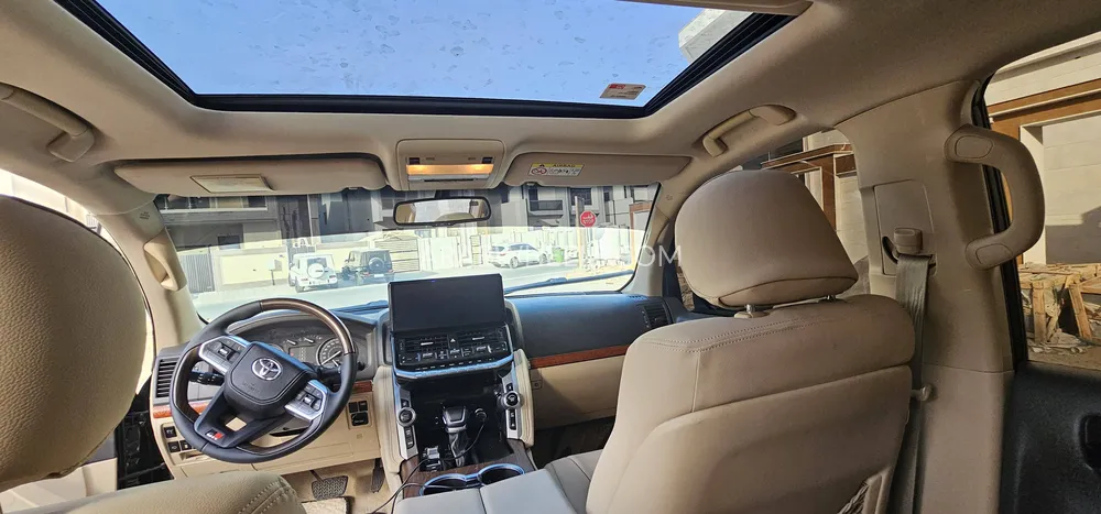 تويوتا لاند كروزر 2014 for Sale in عجمان Image-13