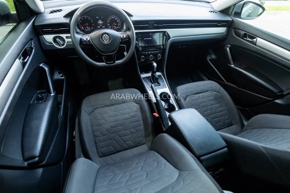 Volkswagen Passat 2021 for Sale in Dubai Image-13