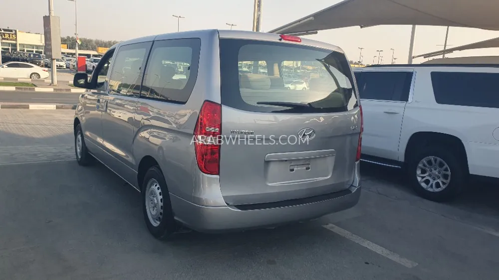 هيونداي H1 2020 for Sale in الشارقة Image-16