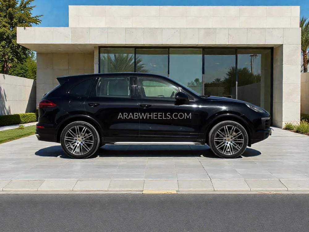 Porsche Cayenne 2017 for Sale in Dubai Image-9