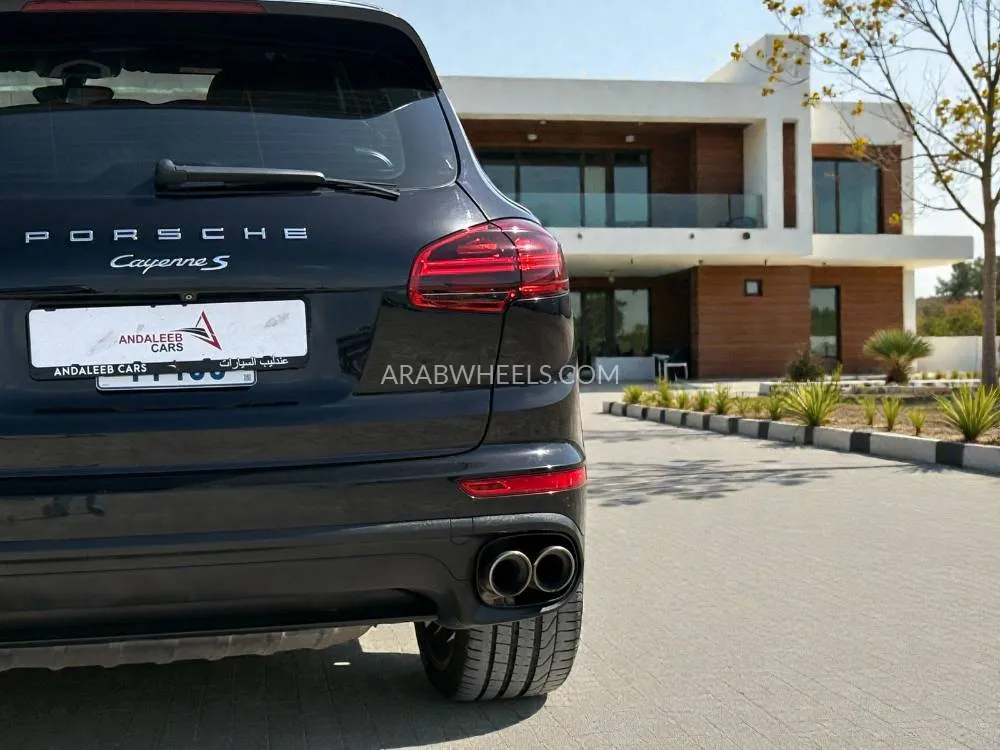 Porsche Cayenne 2017 for Sale in Dubai Image-11