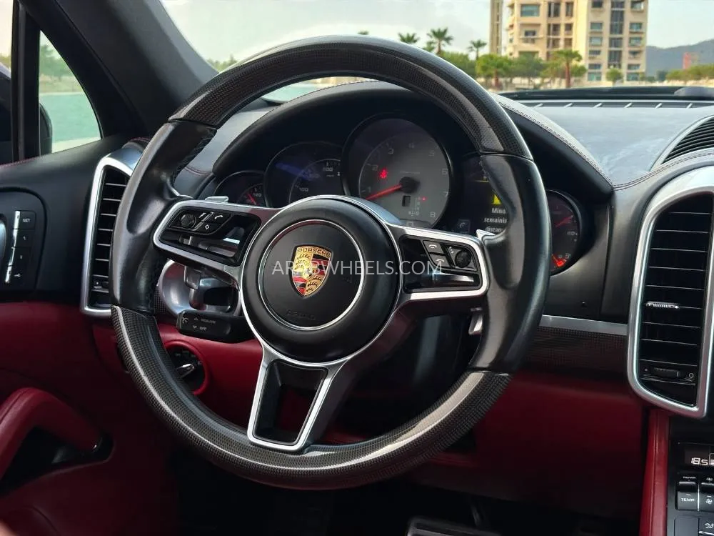 Porsche Cayenne 2017 for Sale in Dubai Image-15