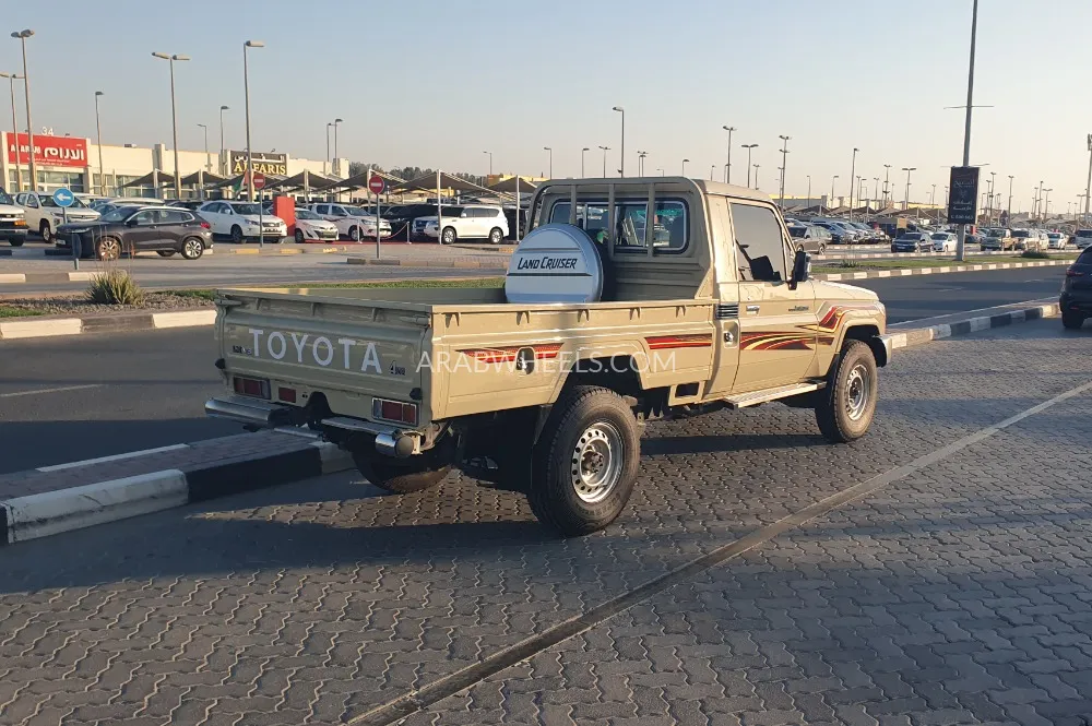 Toyota Land Cruiser 70 Series 2019 for Sale in Sharjah Image-9