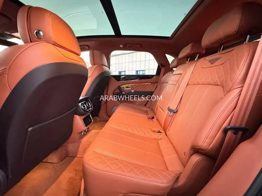 Bentley Bentayga 2018 for Sale in Dubai Image-15