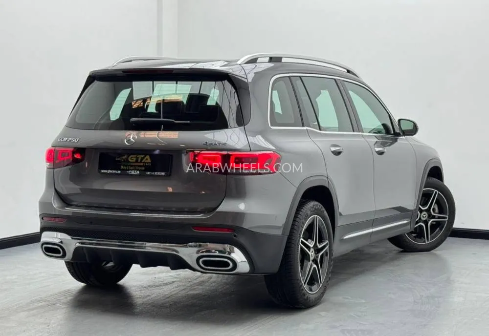 Mercedes Benz GLB 2023 for Sale in Dubai Image-4